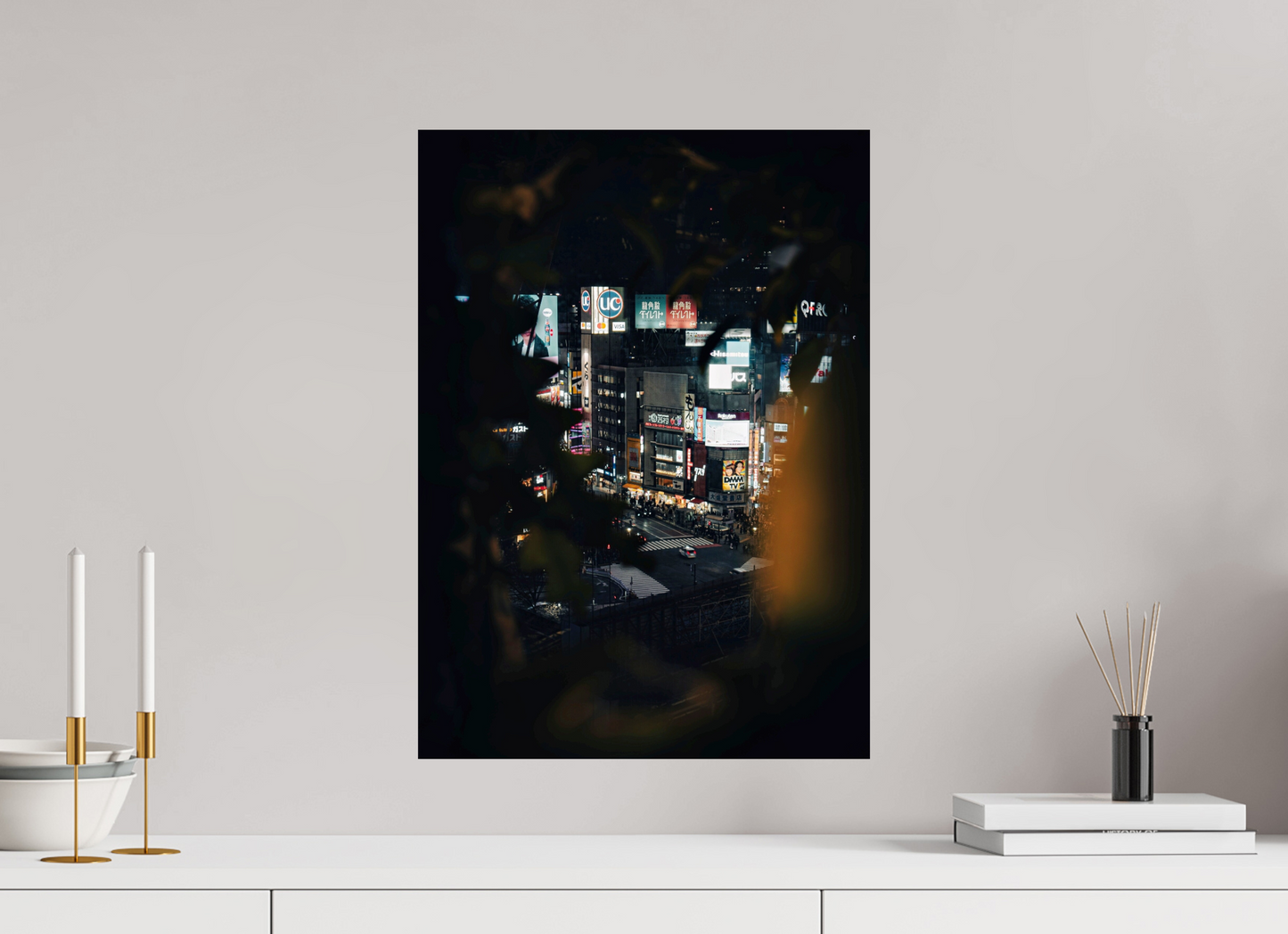 40 x 55,7 cm, Photo Print On Fuji Crystal DP II Shibuya Crossing through the palm